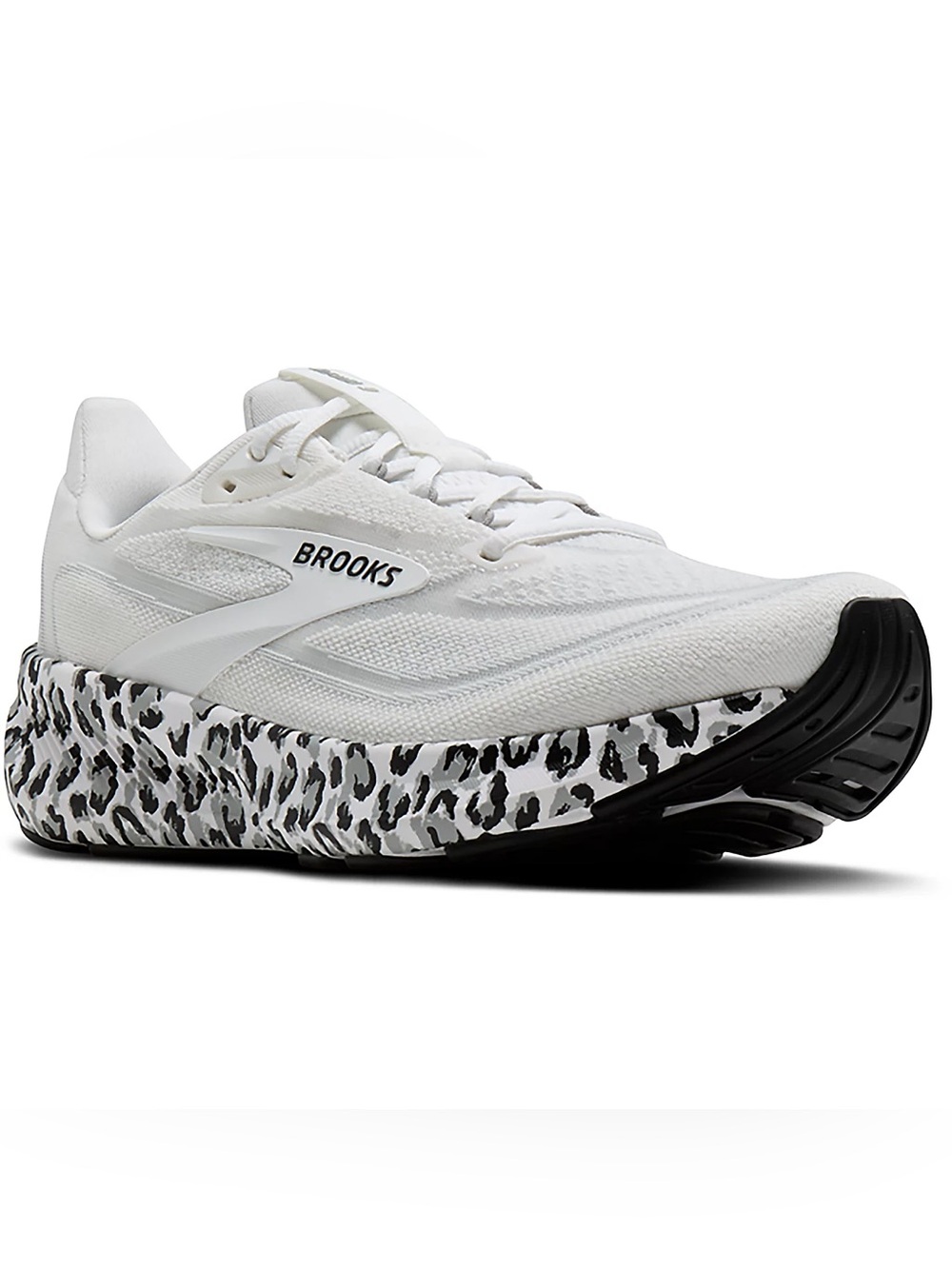 New in box, Brooks Women’s Revel 9 in White & Animal Print Mid-Sole 🐆
